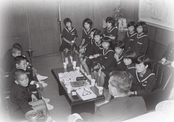 画像　与那城の学生達