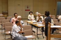 画像職員の説明を受ける委員の皆さん