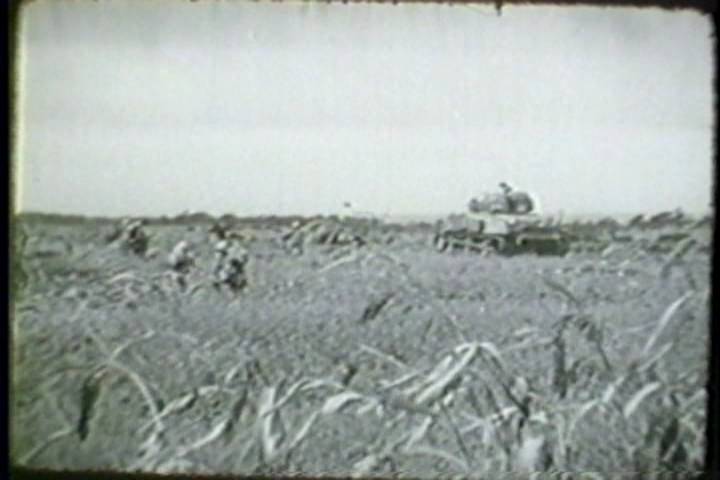 沖縄で戦闘中の第6海兵師団　1945年7月10日