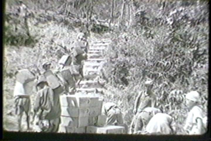 弾薬運搬　琉球列島沖縄島　1945年7月15日