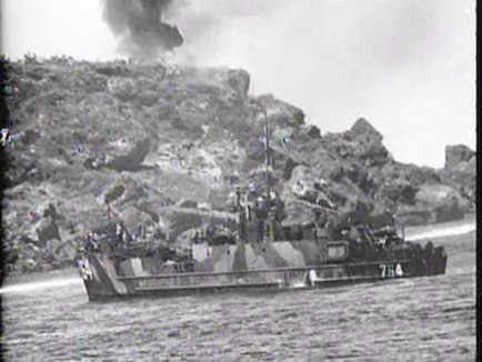 歩兵上陸舟艇上の様子；ペリー艦隊の船員 1945年6月21日～23日