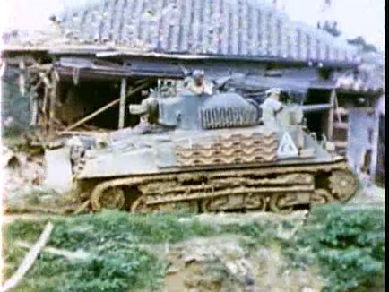 第22海兵連隊と第6大隊の戦車の進軍 1945年6月 [原文ママ]